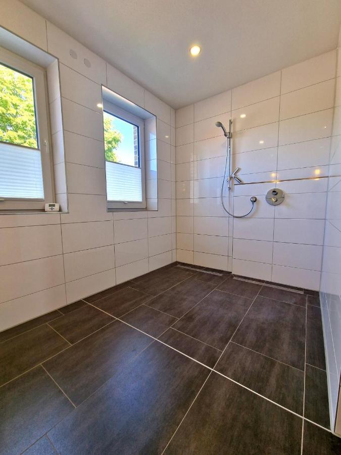 Exklusive Ferienwohnung In Lingen Holthausen 2Zim, 2Badez,Kueche,Balkon,Waschmaschine ภายนอก รูปภาพ